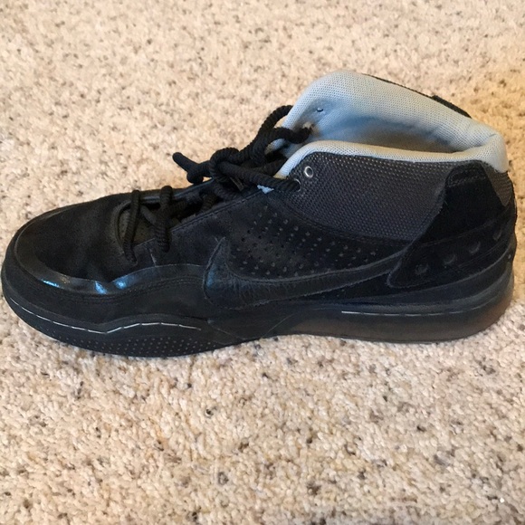 Nike basketball shoes - Picture 3 of 5